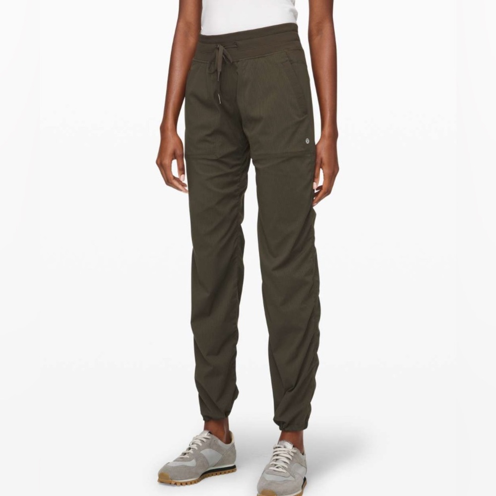 Lululemon Dance Studio Pant III *Unlined
Dark Olive (First Release)